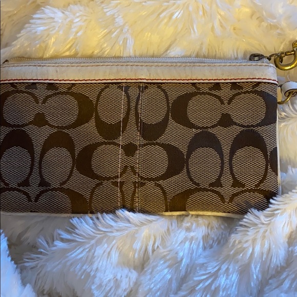 Coach wristlet - Picture 4 of 4